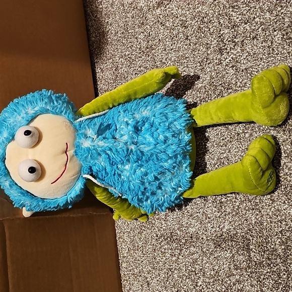 SCENTSY BUDDY 15" GILLY The Monster - Picture 1 of 1
